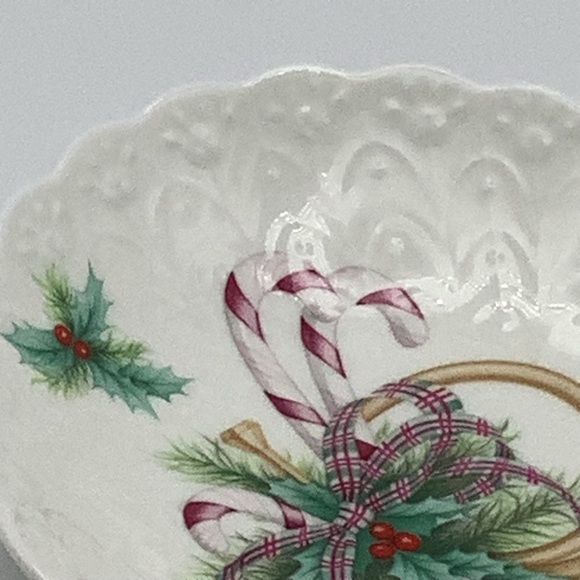 Mikasa Noel Heart Shaped Christmas Candy/Trinket Dish - Picture 5 of 9